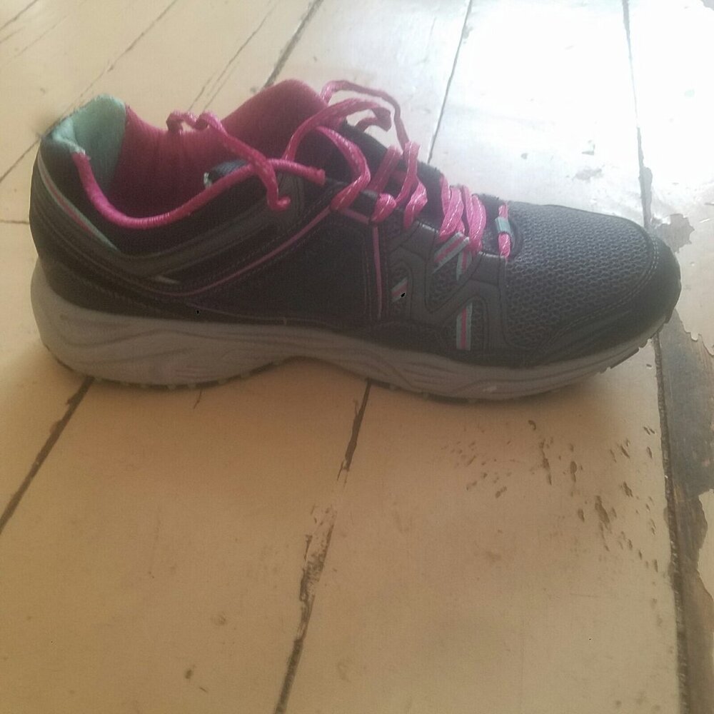 Fila womens running shoes size 11 gray